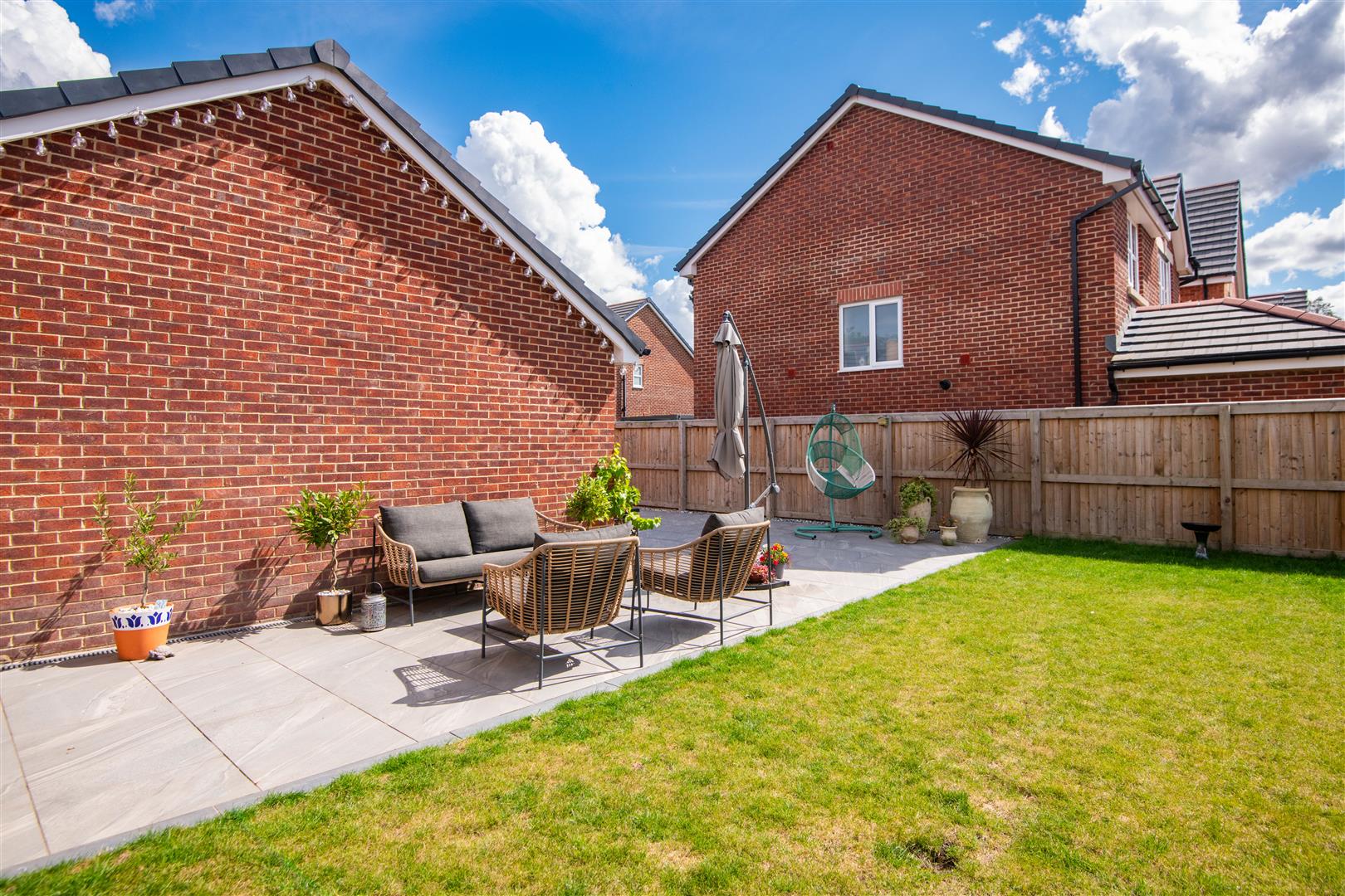 4 bed property in Sandpiper Way, Cottam